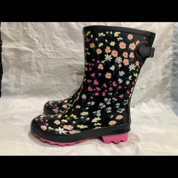 Women’s size 6 floral pattern rubber boots with adjustable calf strap - Picture 1 of 10